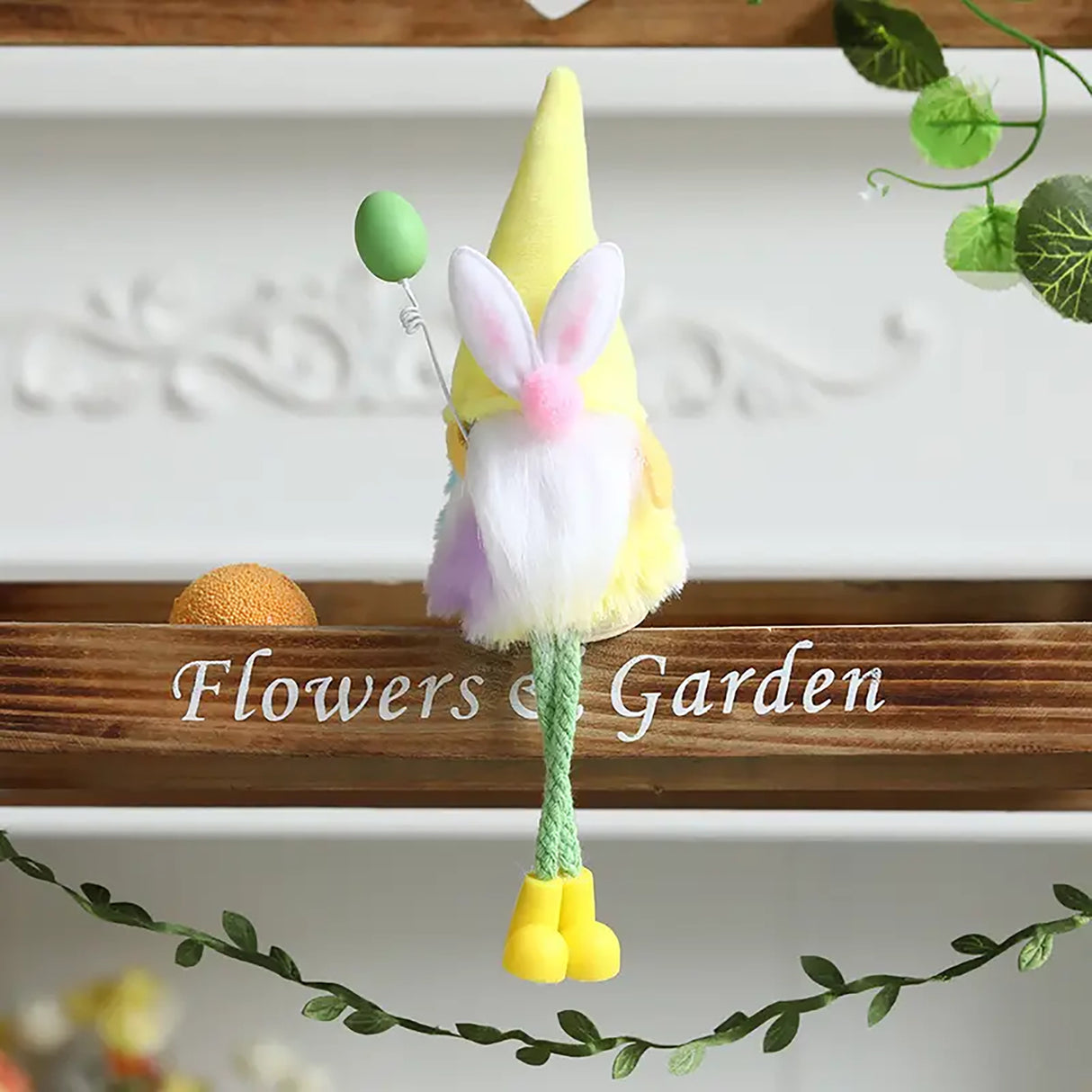 Sitting Position Hanging Leg Gnome